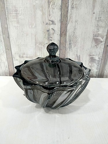 Bonbonnière en verre  avec couvercle 5-35-7