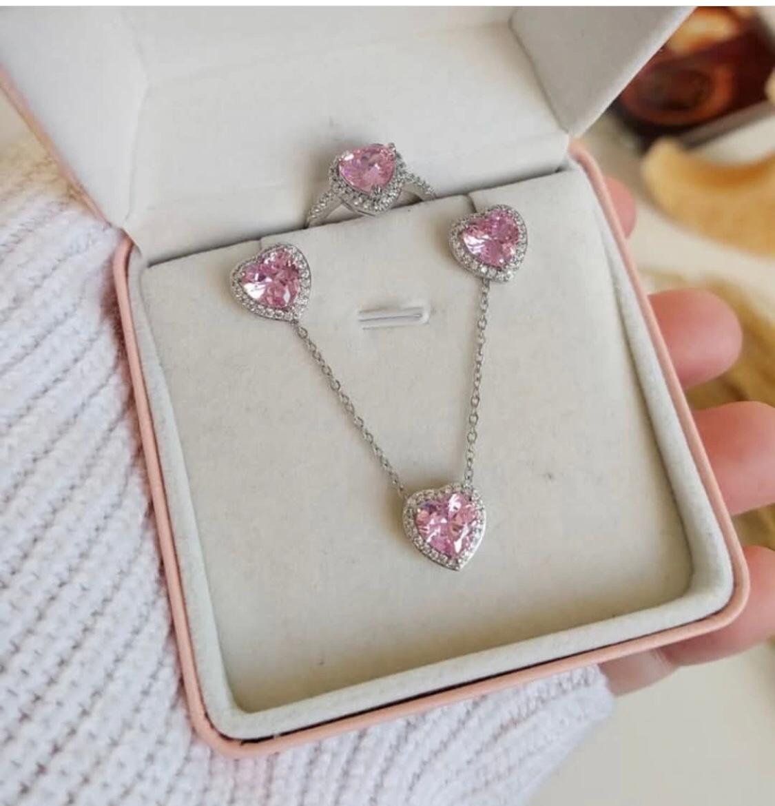 Lot de collier + bague + boucle coeur