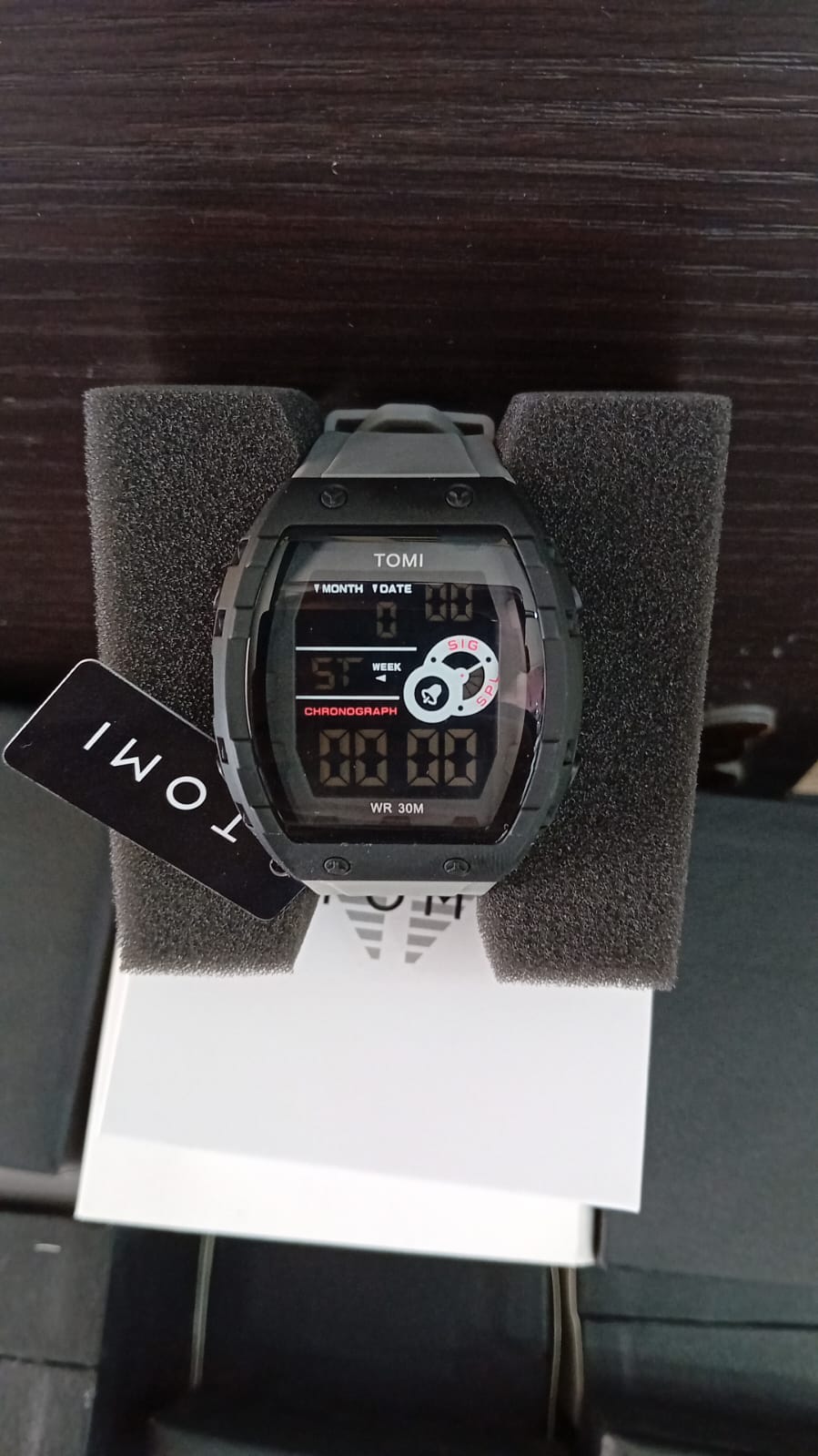 montre pour homme tomi