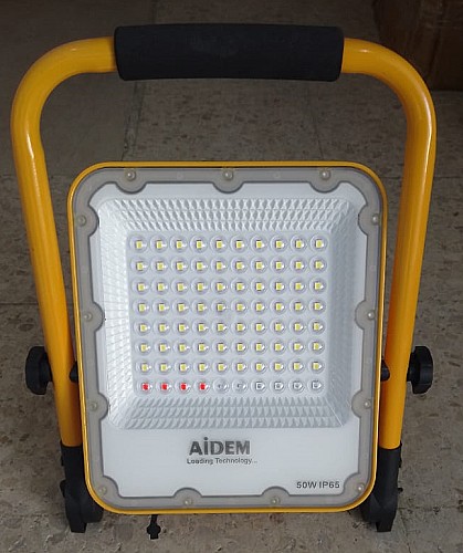 PROJECTEUR SMD LED 50W AVEC USB AIDEM