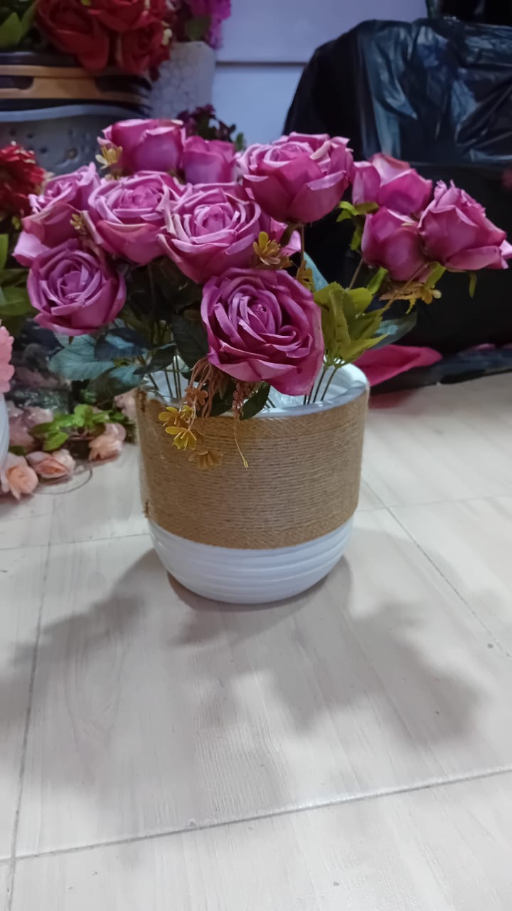 Bouquet de Roses Artificielles en Pot