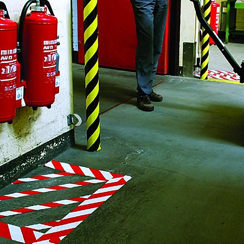 BOSS TAPE  Ruban adhésif pour marquage au sol ROUGE/BLANC 48mmx25m