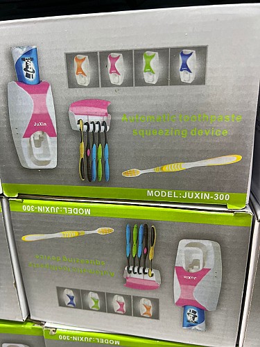 Distributeur Automatique de Dentifrice + Porte-Brosses